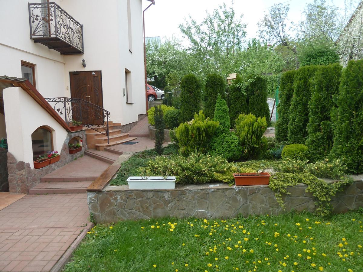 Hotel U Olgi Truskavec' Esterno foto