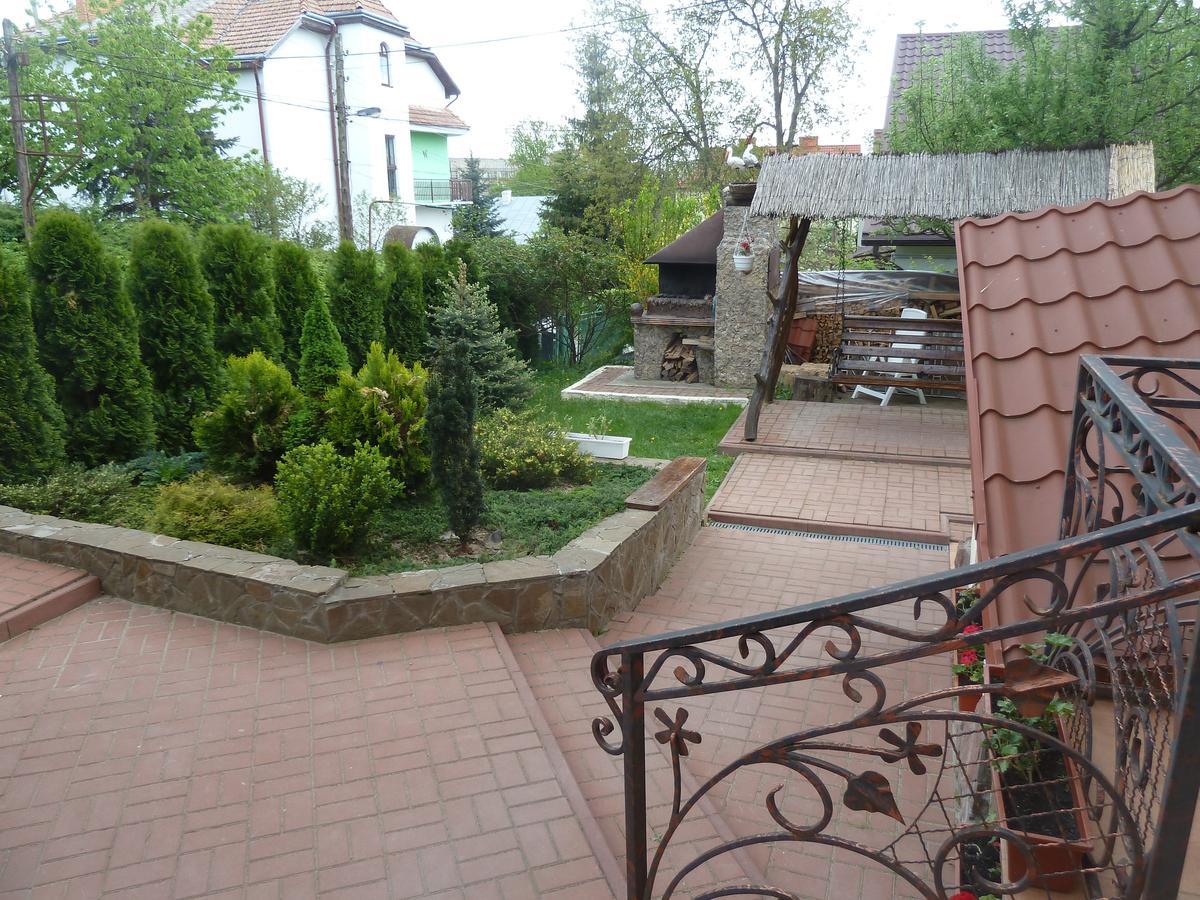 Hotel U Olgi Truskavec' Esterno foto